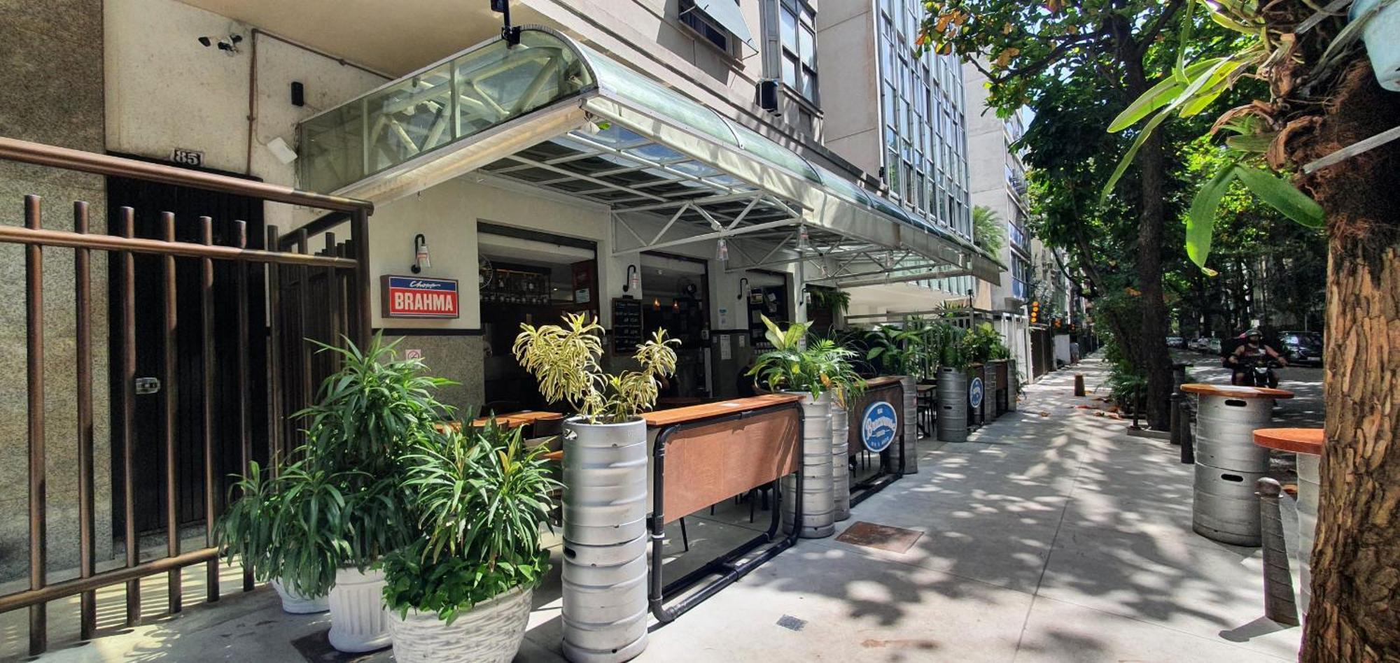 Apartment Leblon, Muito Aconchegante Na Jose Linhares - Besthostrio *
