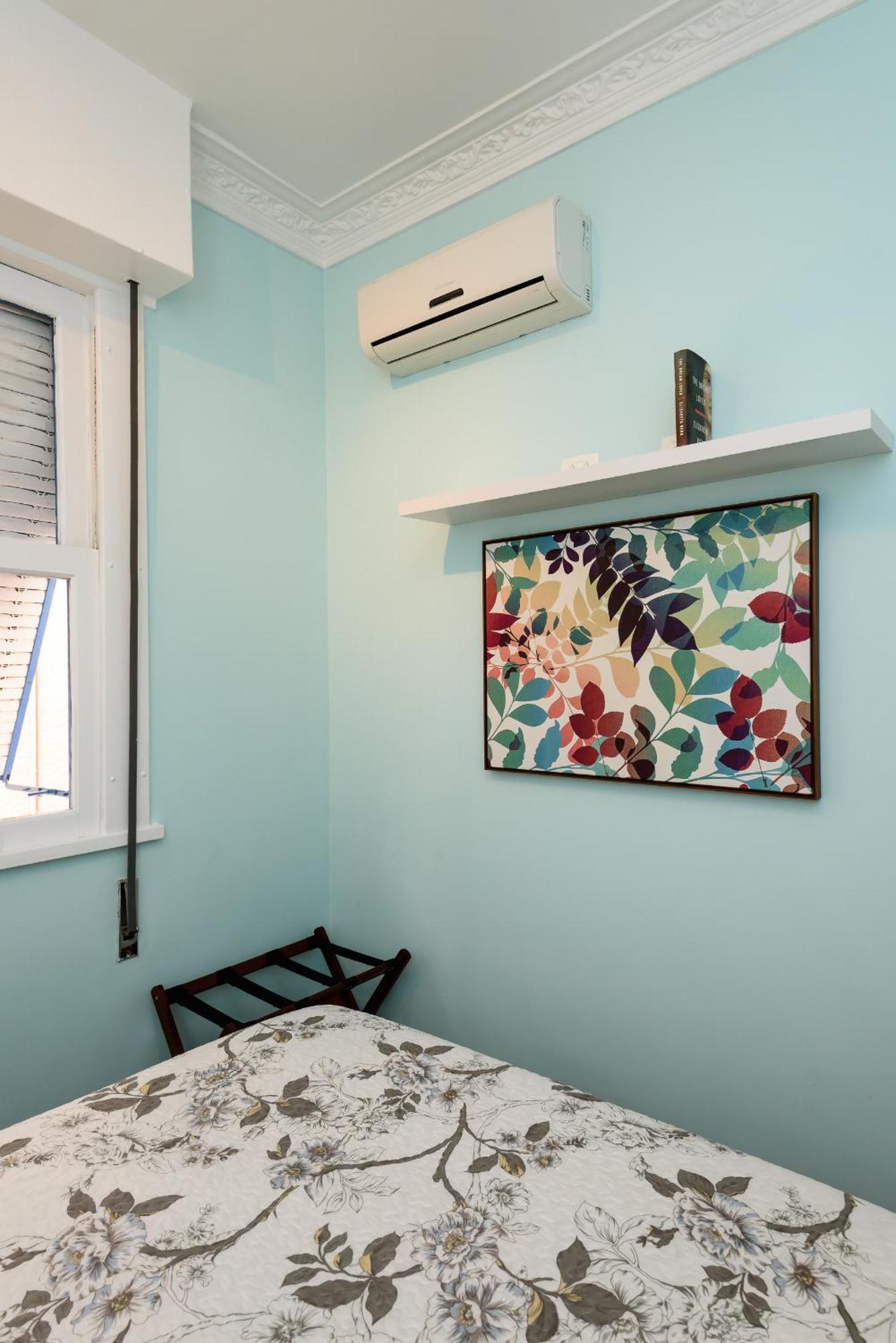 Apartment Leblon, Muito Aconchegante Na Jose Linhares - Besthostrio
